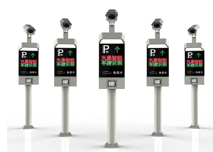 升級(jí)一套智能車(chē)牌識(shí)別系統(tǒng)即能大大減輕管理負(fù)擔(dān)